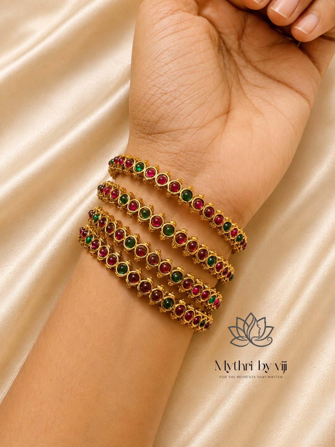 Rathna Haritha Kundan Bangle Set (For 4 Bangles)