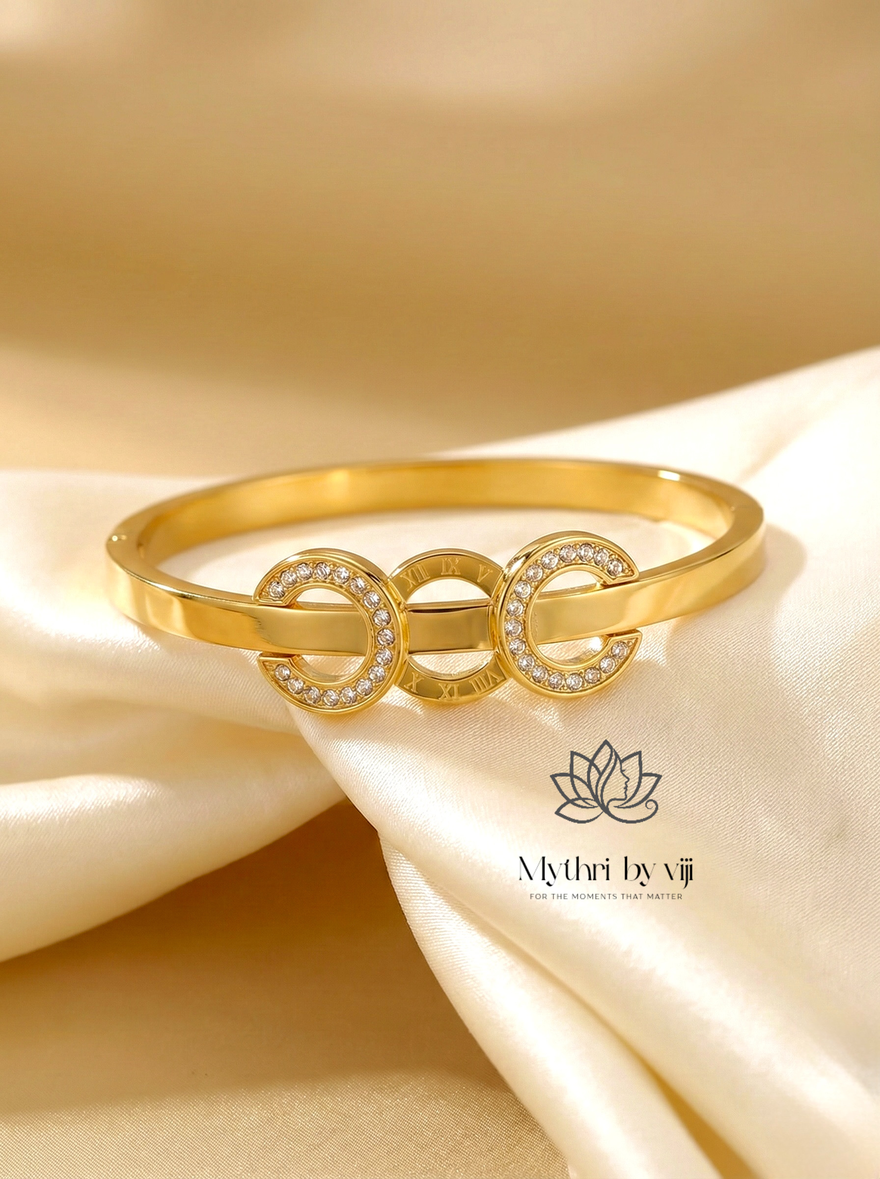 Elysian Loop Bangle
