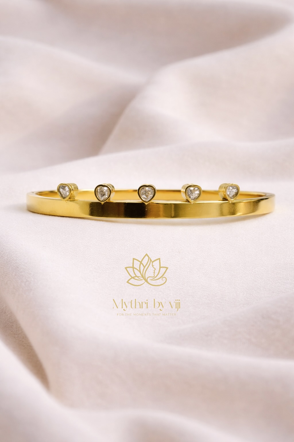 Eternal Hearts Bracelet - Regular size