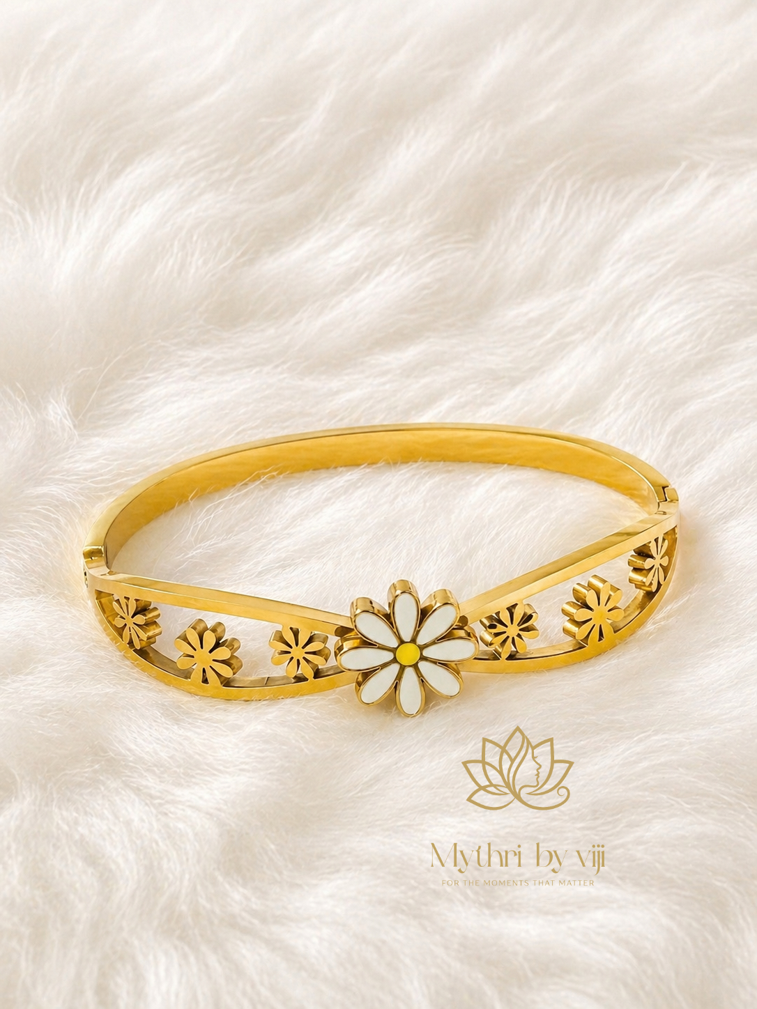 Daisy Bloom Bangle - Regular Size