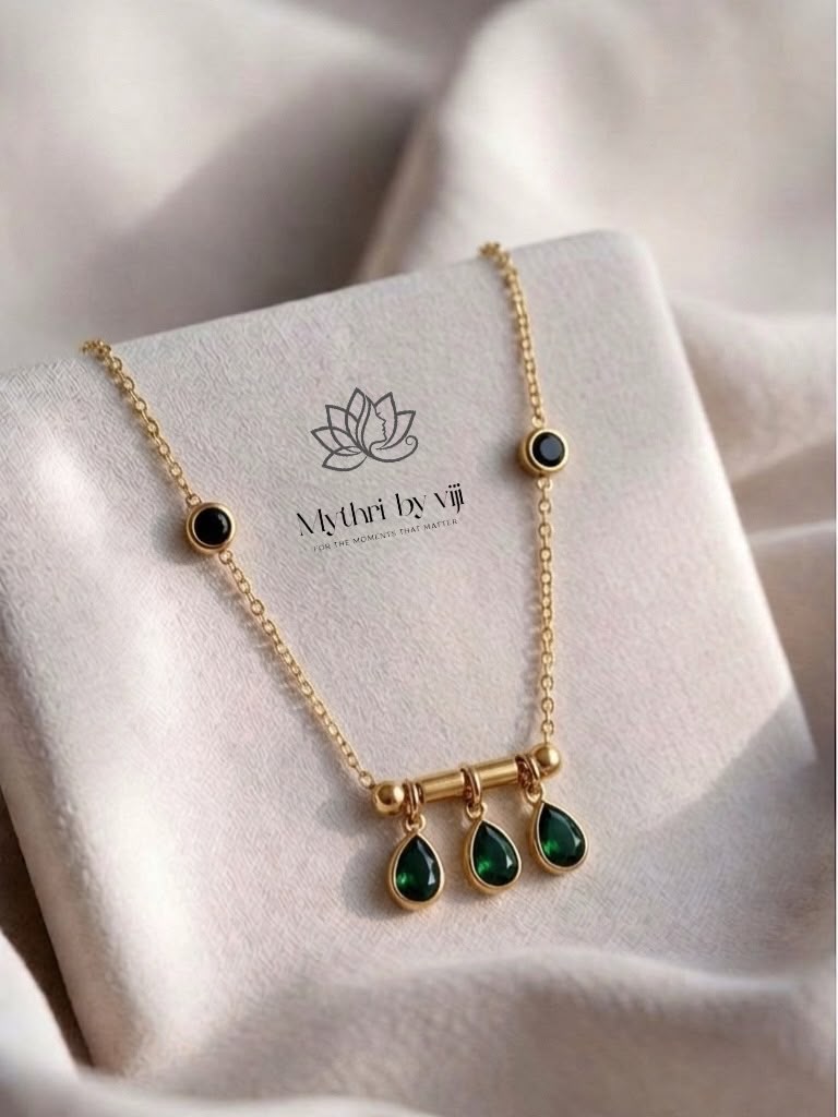 Emerald Teardrop Chain
