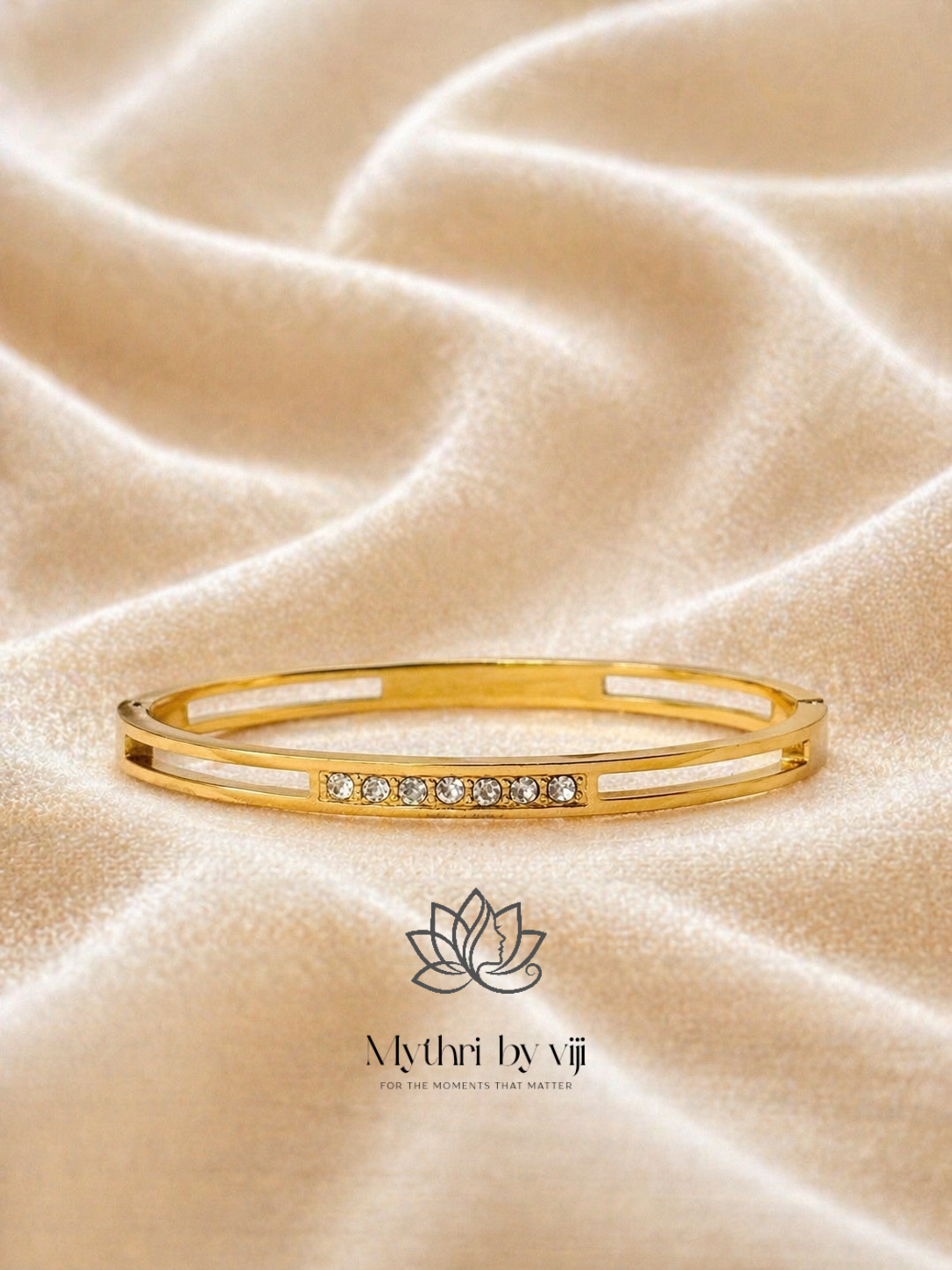 Lumi Gold Bangle - Baby Size